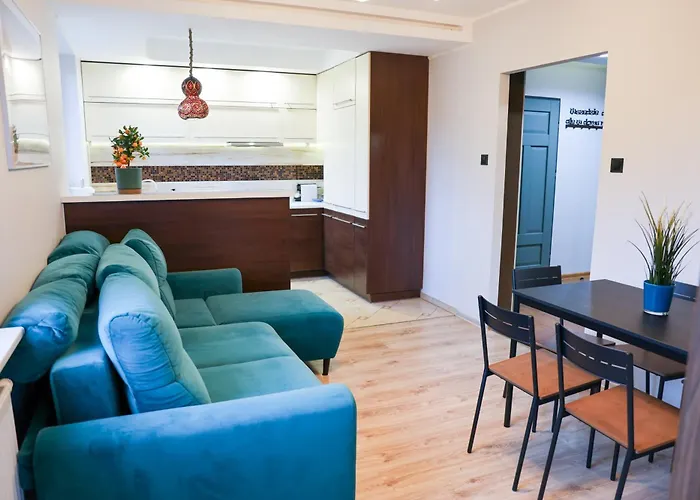 Admiralski Διαμέρισμα *